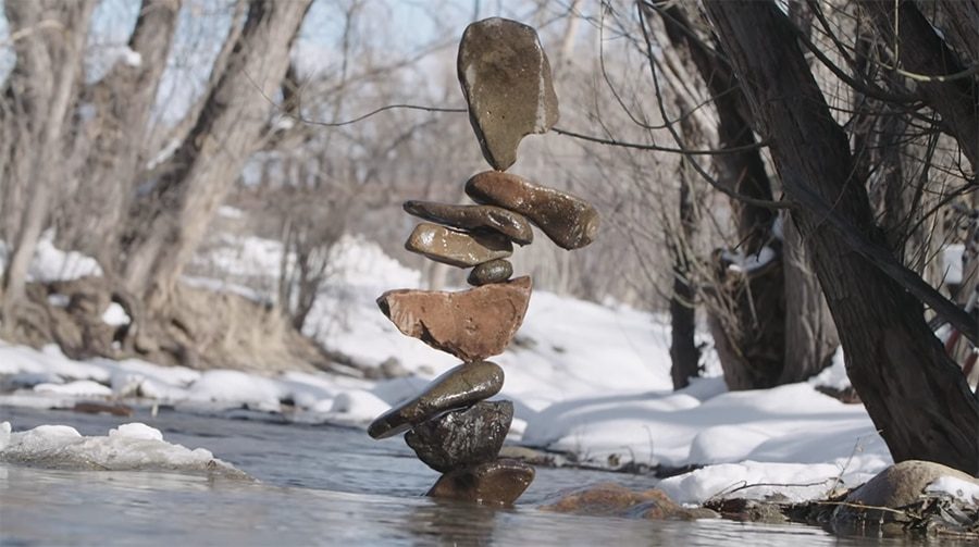 rocas en equilibrio,esculturas de michael grab