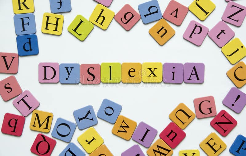 palabra dislexia con juego de letras.