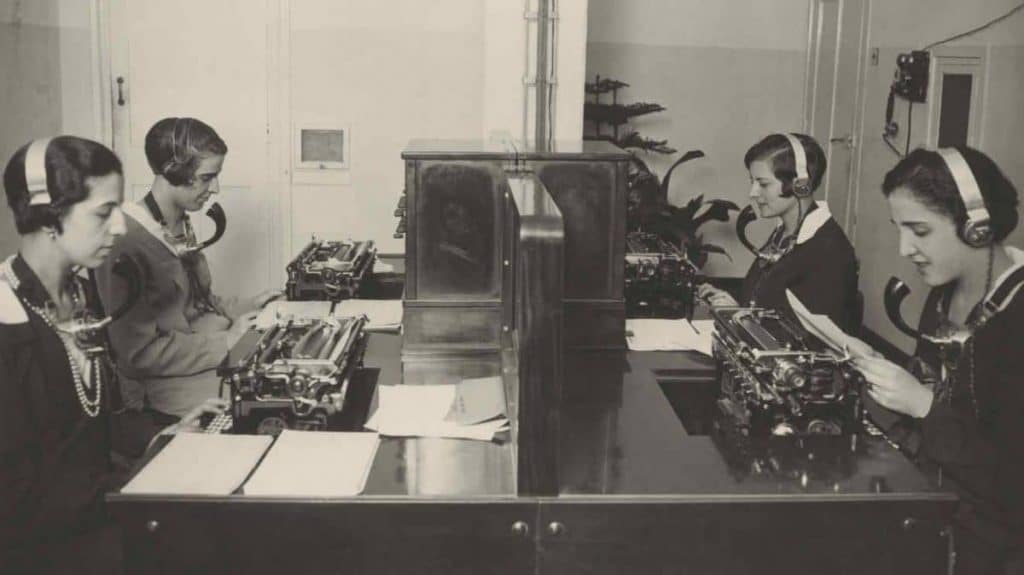 Central telefónica interurbana de San Sebastián. Mesa de telefonemas.Años 1920-1930