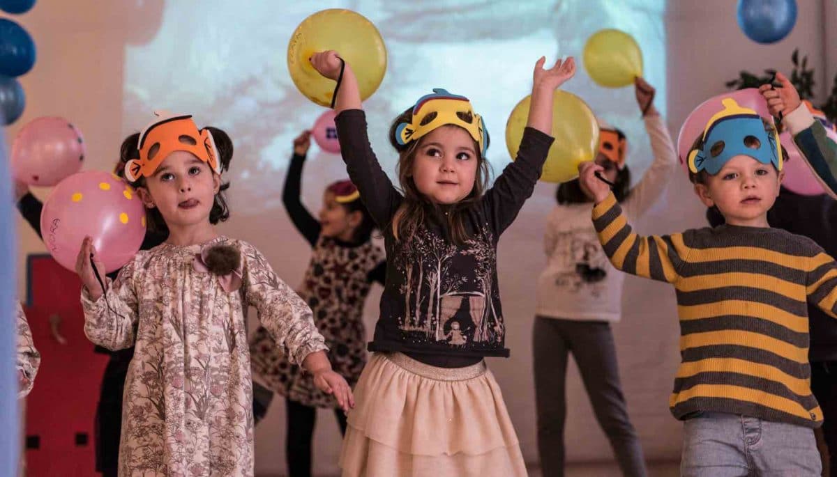 los niños en movimiento mejoran su salud física y emocional